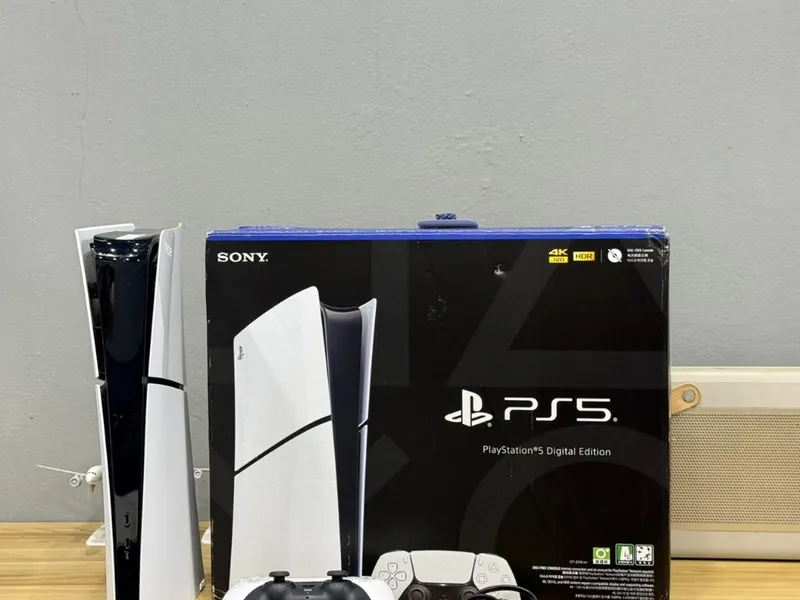 รับซื้อ PlayStation 5 Digital Edition มือสอง พร้อมกล่อง คอนโทรลเลอร์ สาย — BuyHub รับซื้อเครื่องเล่นเกม